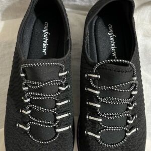 Comfortview Black Knit Sport Slip On Sneakers with White Detailing.Size 7 1/2W